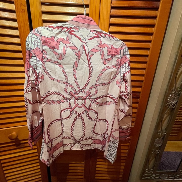 Pastel colors, high neck, covered buttons, long sleeves, dressy like for work. - Picture 4 of 4